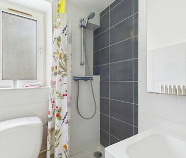 A LOUER 2 PIECES AVEC CUISINE EQUIPEE A 5 MINUTES DE LA GARE - Photo 6