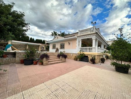 6 room luxury Detached House for rent in la Nucia, Valencia - Photo 3