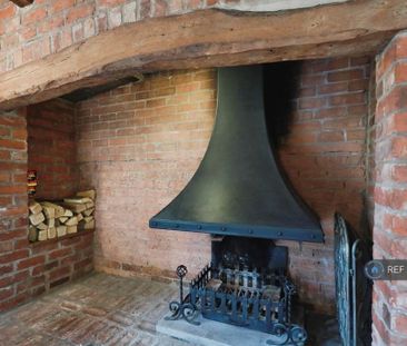 4 bedroom detached house to rent - Photo 2