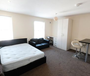 Studio to rent - Photo 3