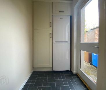 70 Lawnmount Crescent, Lisburn, BT27 4TU - Photo 2