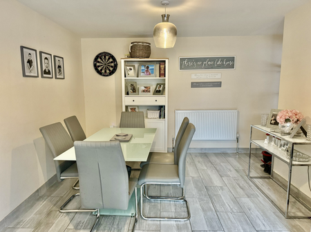 2 bedroom ground floor maisonette to rent - Photo 5