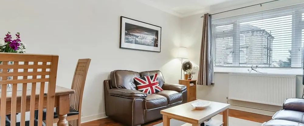 2 bedroom apartment to rent in Nightingale Lane, Clapham, London, SW12 - Photo 1