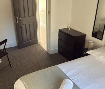 1 bedroom in a house share to rent - Photo 6