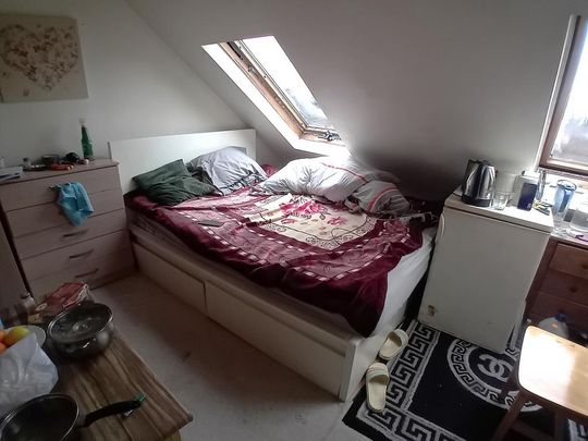 1 bedroom in a house share to rent - Photo 1