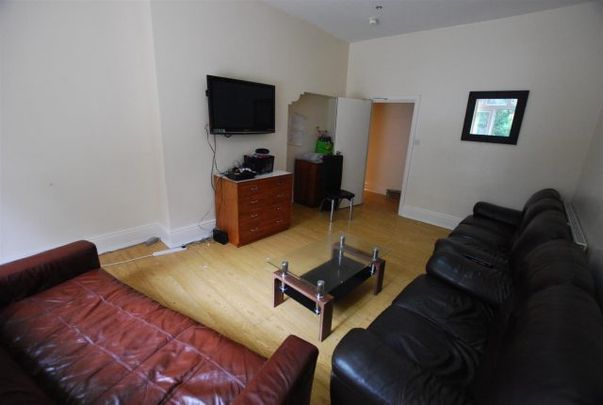 33 Wostenholm Road, Sharrow - Photo 1