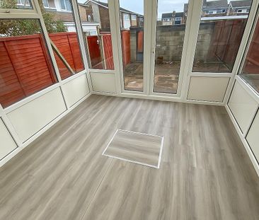 3 bedroom end of terrace house to rent - Photo 4