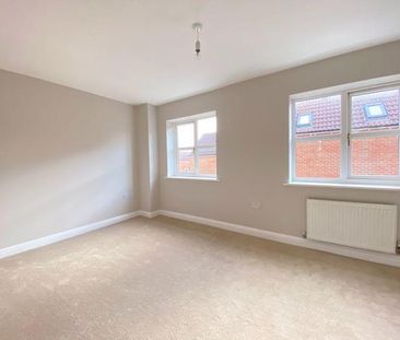 3 bedroom terraced house to rent - Photo 2