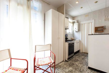 1 bedroom Barceloneta apartment for rent, right by the beach - Photo 2