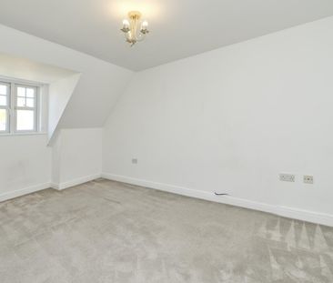 £898.85 per week (£3,895.00 per month) - Photo 4
