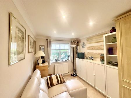 5 bedroom detached house to rent - Photo 3