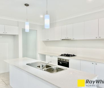 Immaculate Family Home | Convenient Location - Photo 5