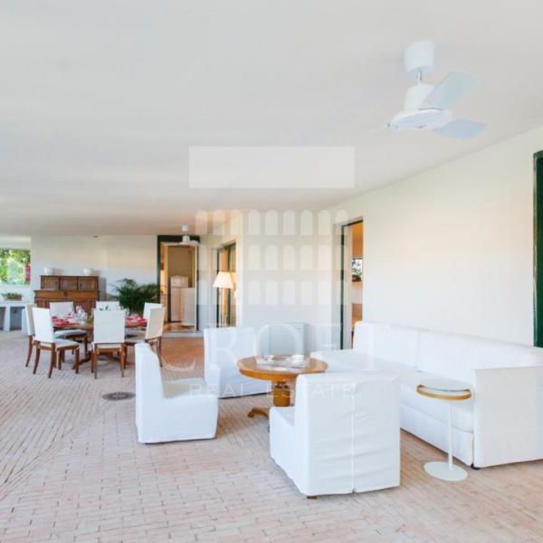 Center-Popolo: Beautiful, renovated 4 bedroom, 4 bath, veranda terrace, uniquely situated in private villa near Villa Borghese and Piazza del Popolo. Bright, silent, air conditioning, panoramic terrace Ref412 - Photo 1