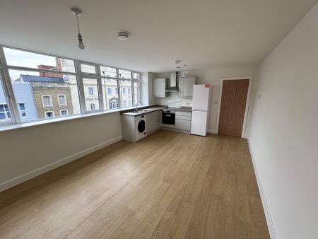 1 bedroom apartment to rent - Photo 2