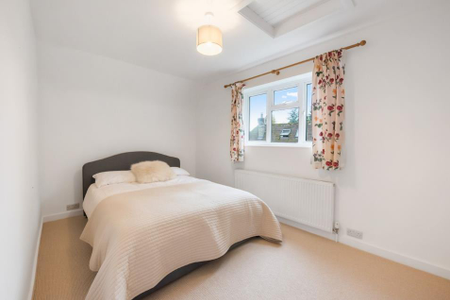 3 bedroom detached house to rent - Photo 4