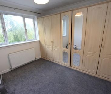 4 bedroom semi-detached house to rent - Photo 3