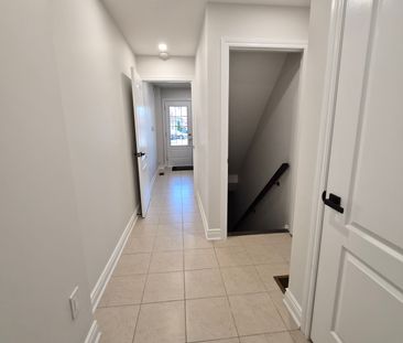 For Lease - 31 Shiff Crescent, Brampton, Ontario - Photo 6
