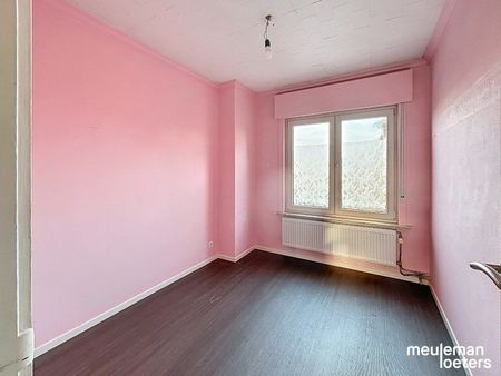 Halfopen gezinswoning met garage en tuin - Foto 4