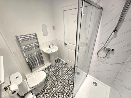 Groveside Park, Burnley - Photo 4