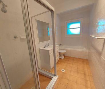 Conveniently Located 3 Bedroom Home - Photo 4