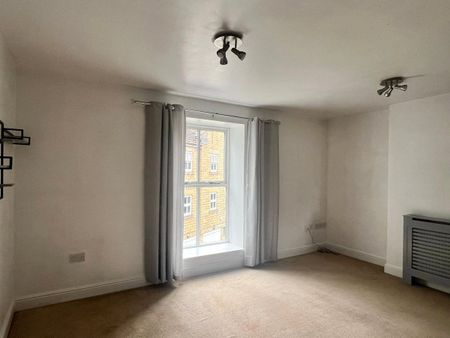 Halifax Road, Staincliffe, Dewsbury, West Yorkshire, WF13 - Photo 3