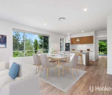 Elegant and Sophisticated living in your own retreat! - Photo 2