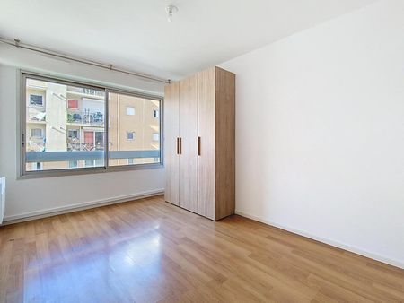 Location Appartement 2 pièces 53m² PERPIGNAN 66000 - Photo 4