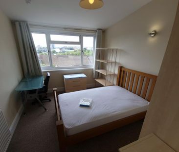 6 bedroom house to rent - Photo 2