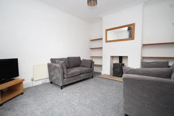 4 bedroom terraced house to rent - Photo 1