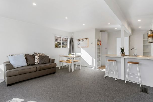 Cute and Central in Hillsborough. - Photo 1