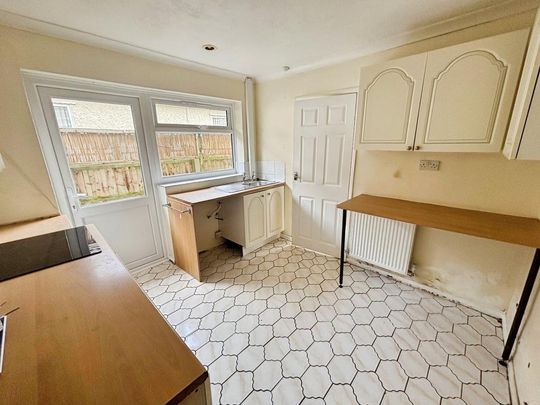 3 bedroom bungalow to rent - Photo 1