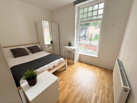 2 bedroom flat to rent - Photo 4