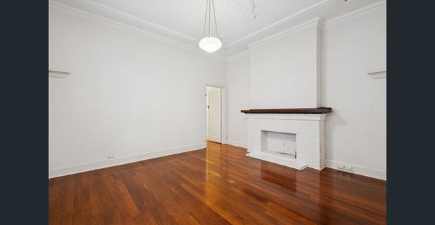 Character Subiaco home - Photo 1