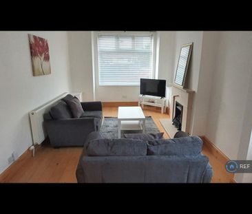 3 bedroom end of terrace house to rent - Photo 2