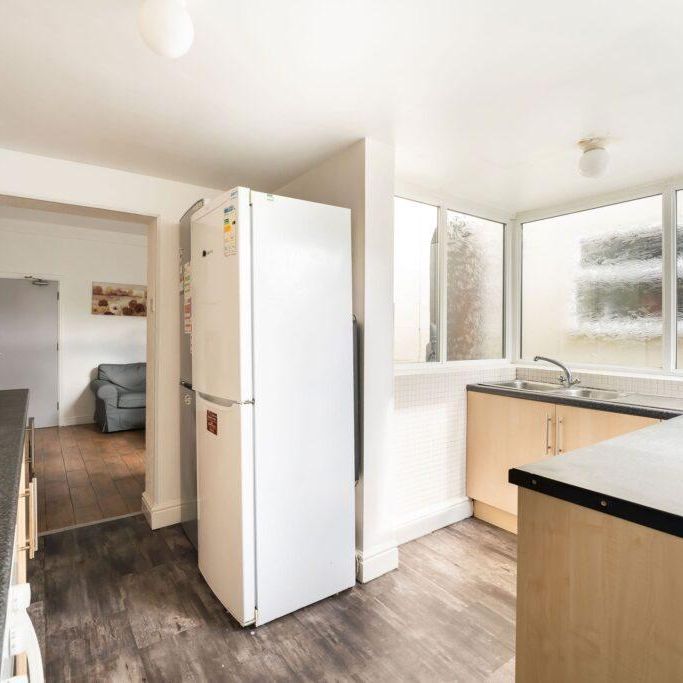 6 bedroom terraced house to rent - Photo 1