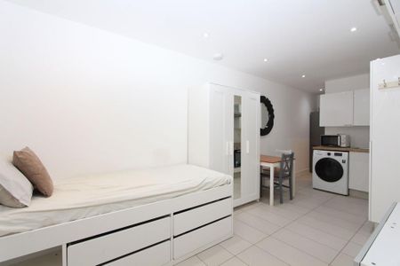 Studio to rent - Photo 3