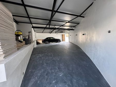 Detached Villa in Elviria - Photo 2