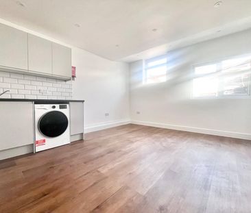 Hanworth Road, Hounslow, TW3 3TU - Photo 4