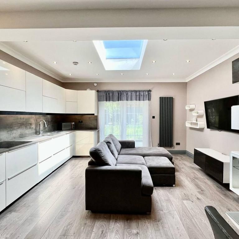 4 bedroom terraced house to rent - Photo 1