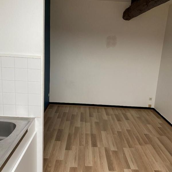 2 PIECES RUE DES CHAVANNES - Photo 1