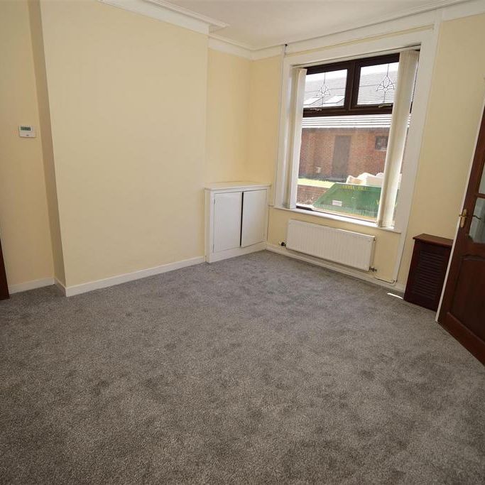 2 bedroom property to rent - Photo 1