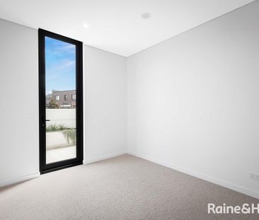 Modern Living with Private Courtyard in Babylon Rouse Hill - Photo 2