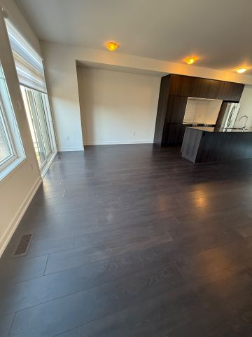 For Lease - 3094 Ernest Applebe Boulevard, Oakville, Ontario - Photo 2