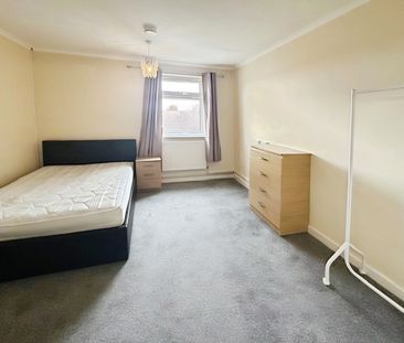 One-Bedroom House share - Photo 5