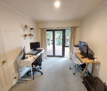 Easy Maintenance Family Home - Photo 2