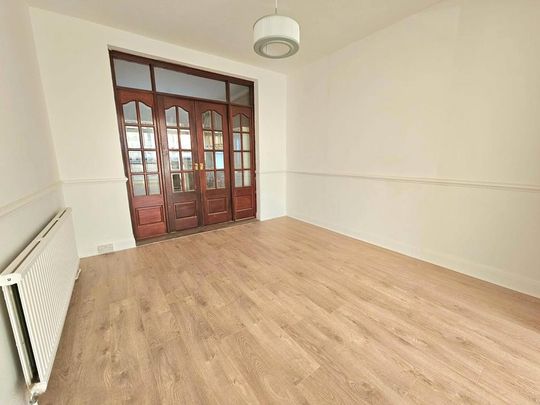 4 bedroom semi-detached house to rent - Photo 1