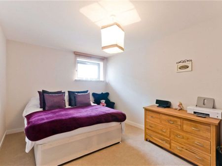 Gloucester House, 21 Scott Avenue, Putney, London, SW15 3PB - Photo 4