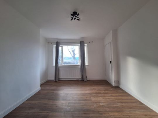 2 Bed Flat, Warrington Court, CR0 - Photo 1