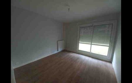 Location Appartement 4 pièces 82 m² La Châtre - Photo 3