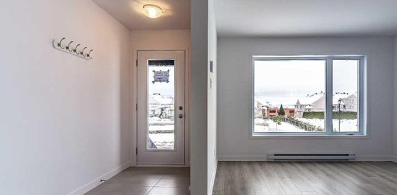 Logement 5 1/2 - 1er novembre - Saint-Jérôme - Photo 2